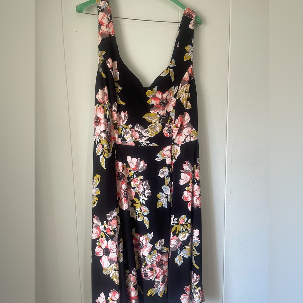 Torrid Black Floral Dress size 18